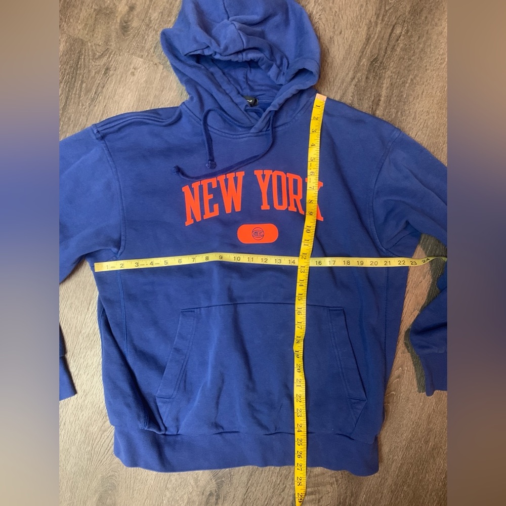 NY Knicks Nike Hoodie Pullover NBA Courtside French Terry Size Medium CW6371 - Picture 14 of 14